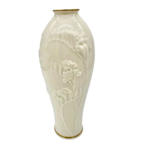 Lenox China Masterpiece Bud Vase Hand Decorated With 24K Gold Rims 7" Tall - Picture 3 of 6